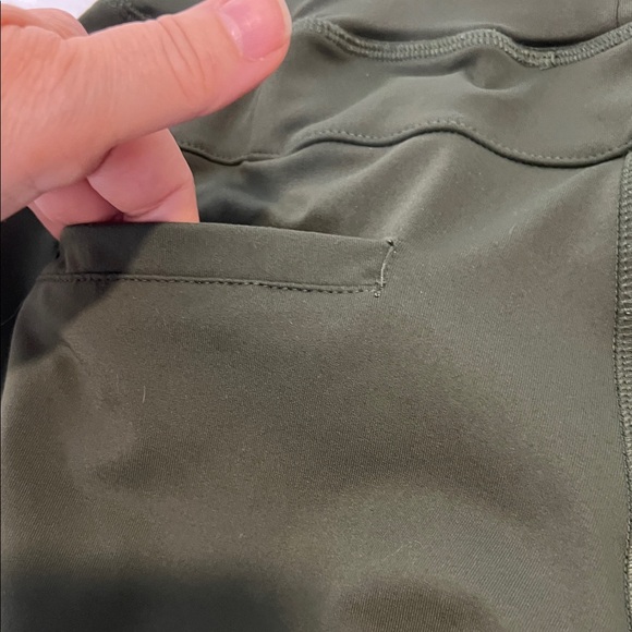 Alphalete Women’s Olive Green Joggers S two front zip pockets two back pockets - Picture 7 of 8